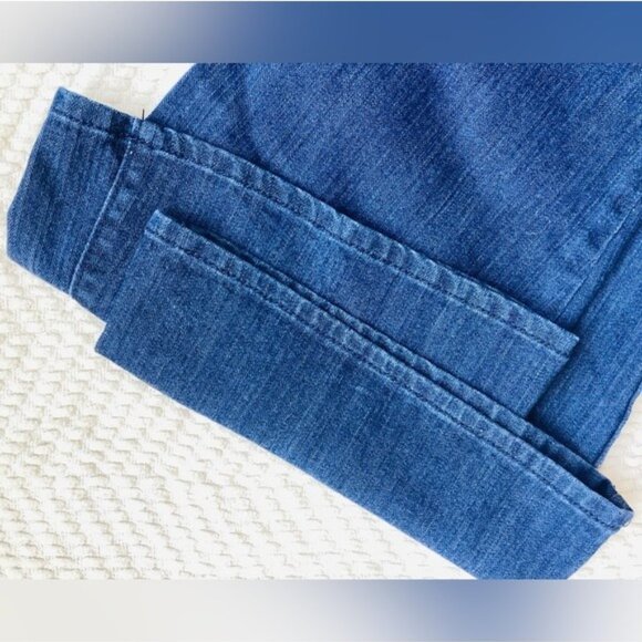 Old Navy Women's Regular Fit Flare Blue Jeans Cotton Blend Size 10 - Picture 3 of 6